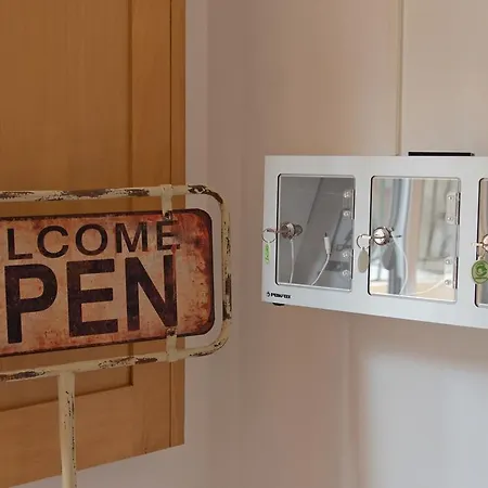 Hostel Host Bell Rooms&suites *